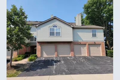2 Kristin Circle #7, Schaumburg, IL 60195 - Photo 1