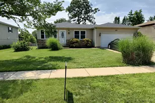 489 Franklin Dr, South Elgin, IL 60177 - Photo 1