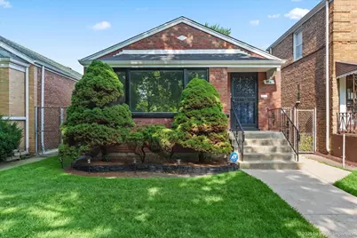8816 S Jeffery Boulevard, Chicago, IL 60617 - Photo 1