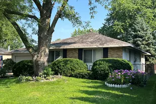 813 Stowell Ave, Streamwood, IL 60107 - Photo 1