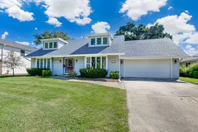 1565 N Summit Street, Wheaton, IL 60187 - Photo 1