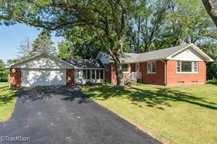 454 Andrus Rd, Downers Grove, IL 60516 - Photo 1