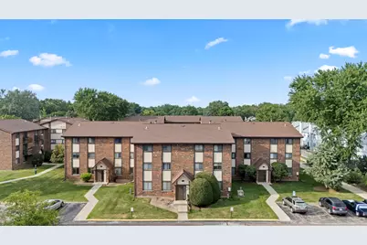 423 Berkshire Drive #33, Crystal Lake, IL 60014 - Photo 1