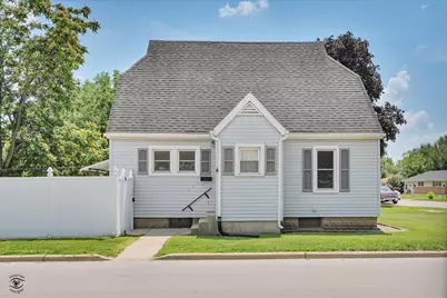 220 Franklin Street, Bradley, IL 60915 - Photo 1