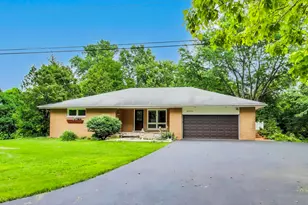 30975 N Blackhawk Trail, Grayslake, IL 60030 - Photo 1