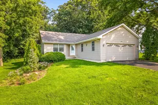 116 SE Heath Cliff Dr, Poplar Grove, IL 61065 - Photo 1