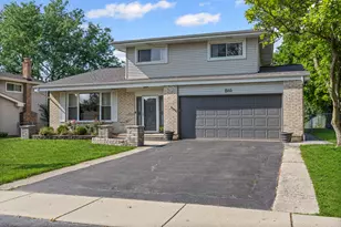 1560 W Goldengate Dr, Addison, IL 60101 - Photo 1