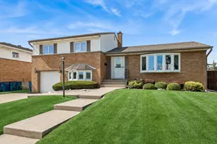 903 Norwood St, Melrose Park, IL 60160 - Photo 1