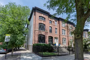 558 W Belden Ave, Chicago, IL 60614 - Photo 1