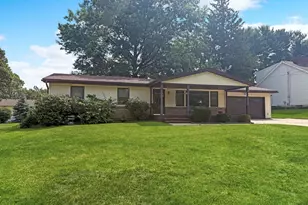 697 Brad Mar Dr, Freeport, IL 61032 - Photo 1