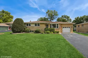 8615 Dunbar St, Willow Springs, IL 60480 - Photo 1