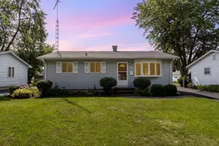 901 Lilac Ln, Joliet, IL 60435 - Photo 1