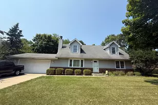 242 Thompson Ave, Winthrop Harbor, IL 60096 - Photo 1