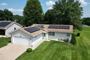 107 Queens Pl, Poplar Grove, IL 61065 - Photo 1