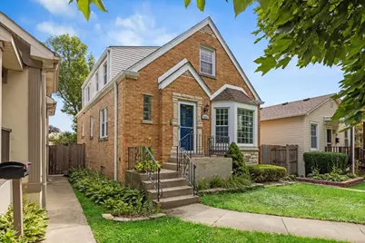 5321 N Moody Avenue, Chicago, IL 60630 - Photo 1