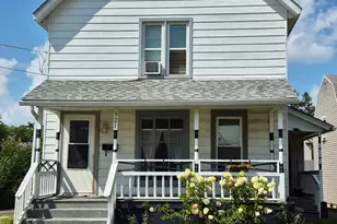 321 Hoy Ave, Woodstock, IL 60098 - Photo 1