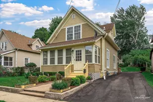 424 Rosewood Ave, Aurora, IL 60505 - Photo 1