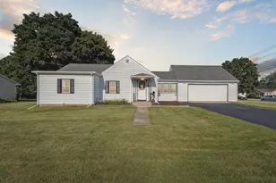 503 Douglas St, Belvidere, IL 61008 - Photo 1