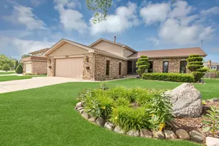 722 Seafarer Dr, Schaumburg, IL 60193 - Photo 1