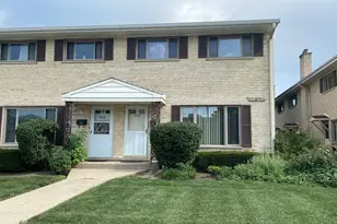 660 W Central Rd, Arlington Heights, IL 60005 - Photo 1