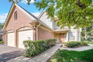 206 Glasgow Ln, Schaumburg, IL 60194 - Photo 1