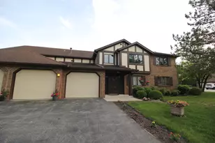 7853 W Oak Hills Ct, Palos Heights, IL 60463 - Photo 1