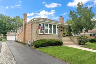 9020 S 49th Ave, Oak Lawn, IL 60453 - Photo 1