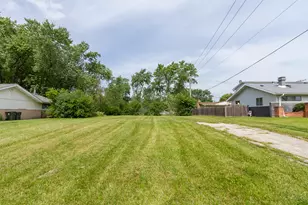 480 Illinois Blvd, Hoffman Estates, IL 60169 - Photo 1