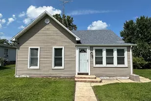 111 E Main St, Essex, IL 60935 - Photo 1