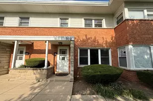 702 E Shabonee Trail, Mount Prospect, IL 60056 - Photo 1