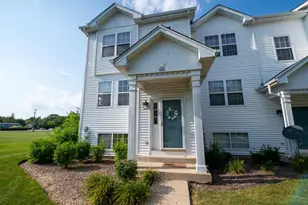 606 N Triumph Ct, Hainesville, IL 60073 - Photo 1