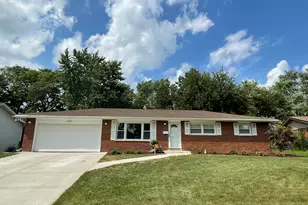 1030 Helene Ln, Schaumburg, IL 60193 - Photo 1