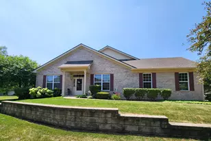 982 Oak Ridge Blvd, Elgin, IL 60120 - Photo 1