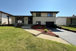 829 S School St, Lombard, IL 60148 - Photo 1