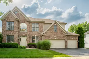 73 Johnson Woods Dr, Batavia, IL 60510 - Photo 1