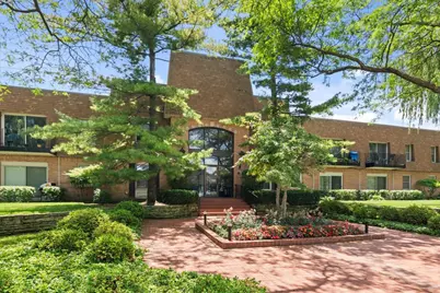 1220 Park Avenue W #123, Highland Park, IL 60035 - Photo 1