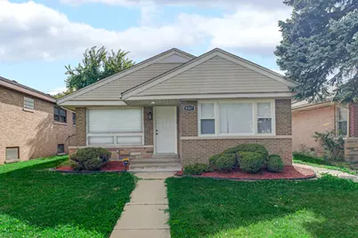 9207 S Paxton Avenue, Chicago, IL 60617 - Photo 1