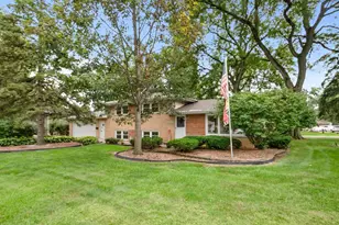 7213 W 109th St, Worth, IL 60482 - Photo 1