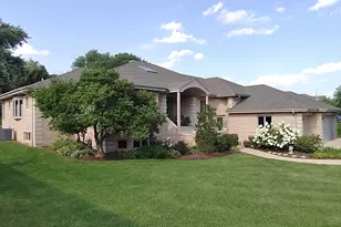 426 E Niagara Ave, Schaumburg, IL 60193 - Photo 1