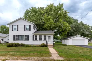 507 First St, Sandwich, IL 60548 - Photo 1