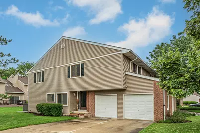 136 Windwood Court #31, Buffalo Grove, IL 60089 - Photo 1