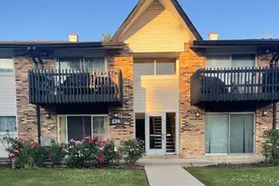 13 Kingery Quarter, Willowbrook, IL 60527 - Photo 1