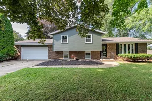 10140 W Paddock Ave, Beach Park, IL 60087 - Photo 1