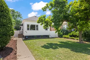 9521 Garfield Ave, Brookfield, IL 60513 - Photo 1