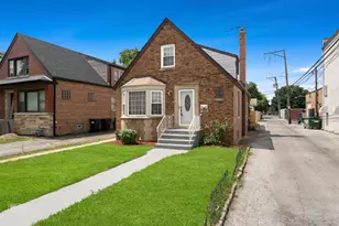 9510 S Sawyer Ave, Evergreen Park, IL 60805 - Photo 1