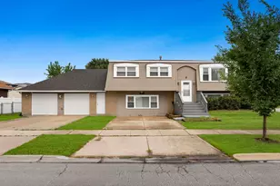 16447 S 76th Ave, Tinley Park, IL 60477 - Photo 1