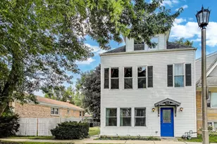 1512 Clinton Ave, Berwyn, IL 60402 - Photo 1