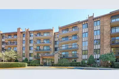 501 Lake Hinsdale Drive #307, Willowbrook, IL 60527 - Photo 1