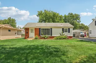 217 S Park Blvd, Glen Ellyn, IL 60137 - Photo 1