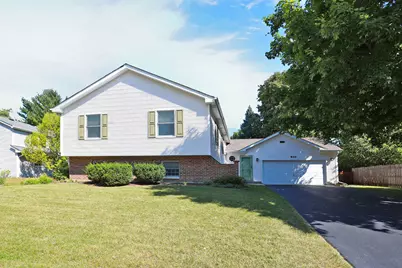 910 S Vista Drive, Algonquin, IL 60102 - Photo 1